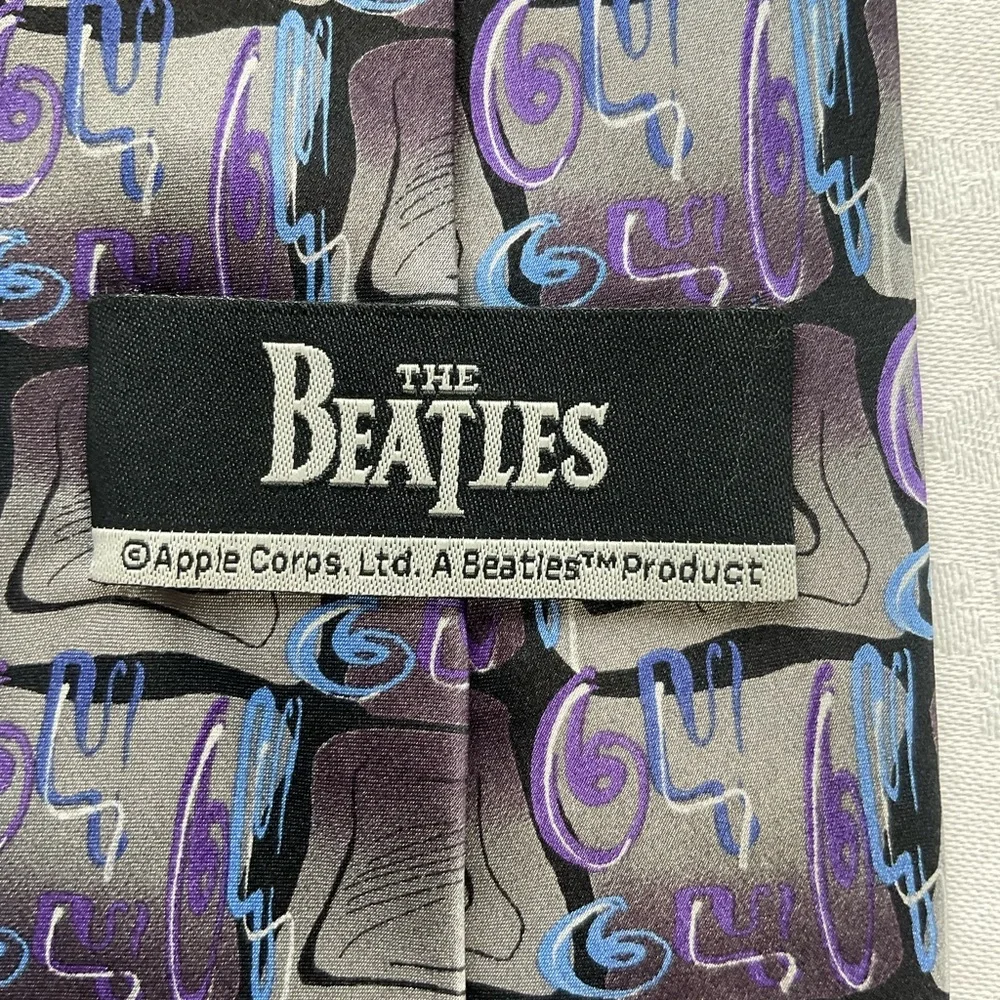 Vtg 100% Silk Neck Tie  "THE BEATLES- WHEN I'M SIXTY- FOUR" 3.75" X 56" in. - Picture 4 of 5